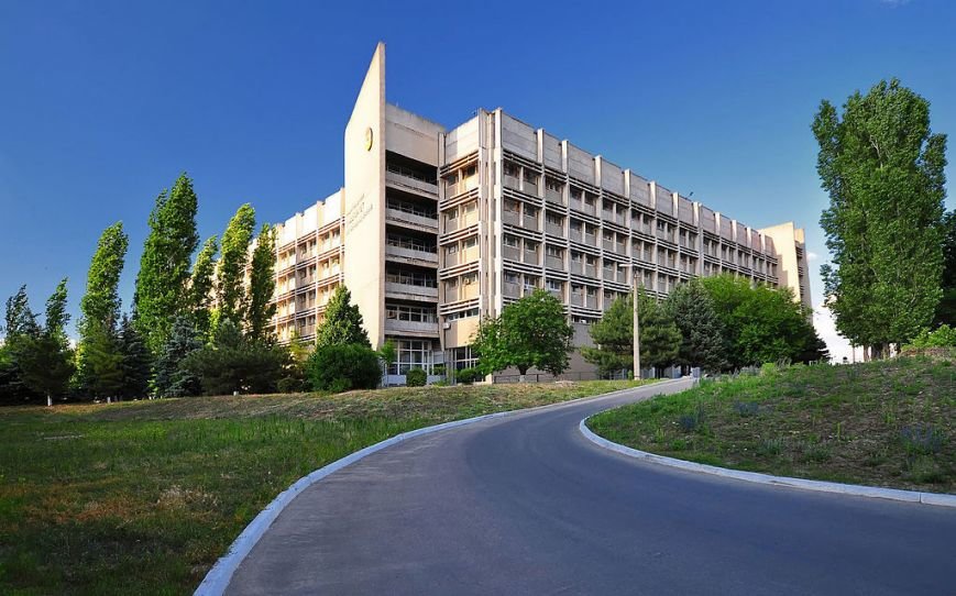 1024px-乌克兰国立造船大学