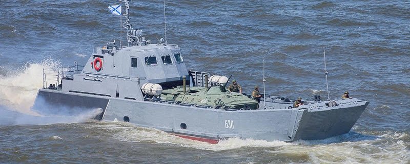 Минулої доби українські захисники над Миколаєвом збили рашиський безпілотник та на півдні України ліквідували два десантних катери 