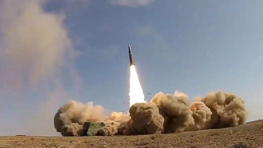 Минулої доби рашисти обстріляли два райони Миколаївщини: пошкоджені будинки, підприємств та електроопори  