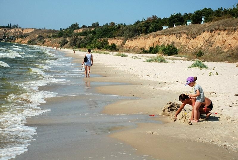 Всі морські пляжі України цьогоріч будуть закриті: на їх очистку від ВНП може знадобитися 70 років