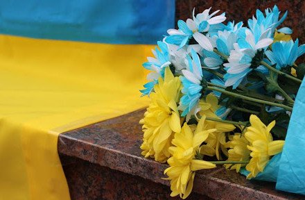 Герої не вмирають: в Україні вшановують День пам'яті захисників 