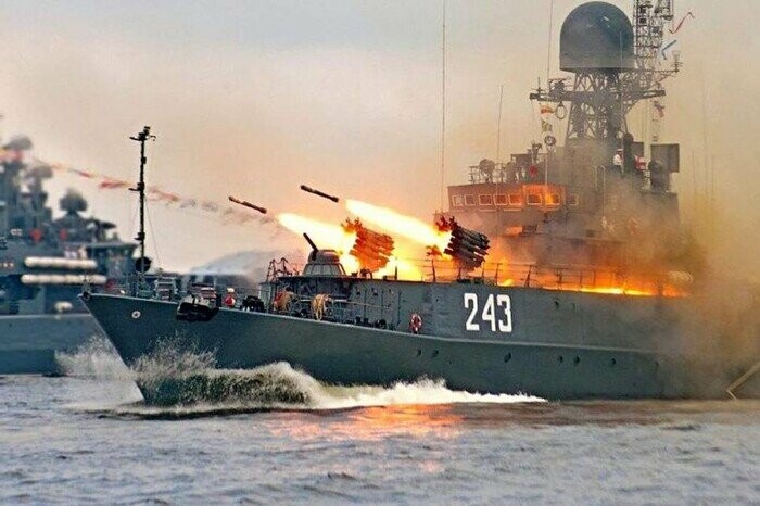 У Чорному морі знаходяться ворожі ракетоносії з Калібрами 
