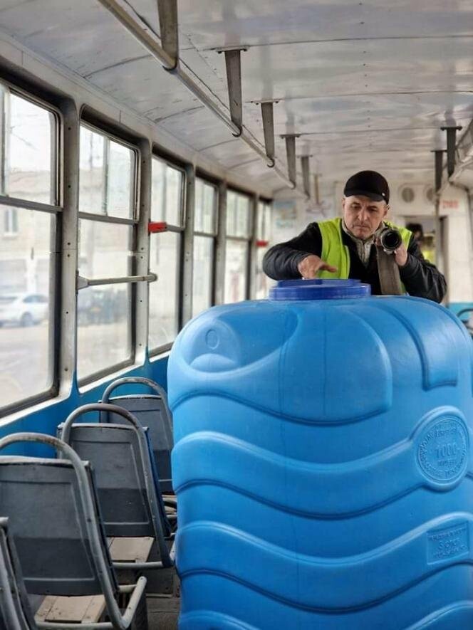 Відзавтра у Миколаєві змінюється графік розвозу води від електротрансу 