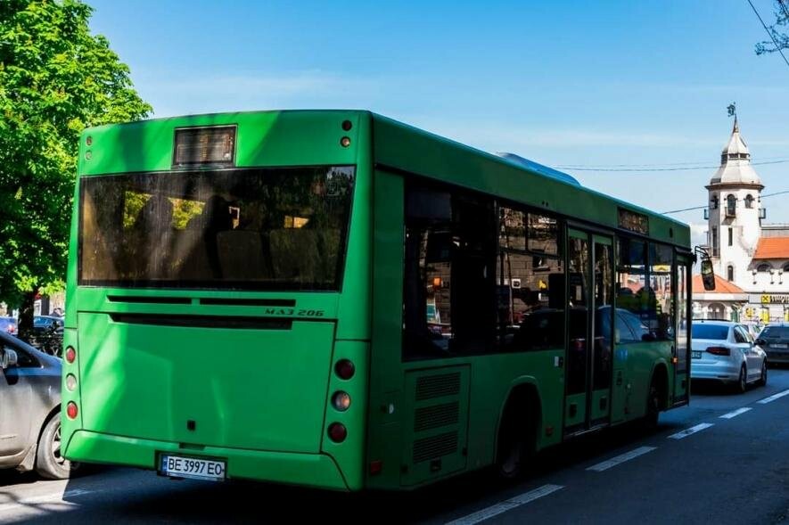 У Миколаївпастранс пояснили, чому в зелених автобусах інколи не працюють кондиціонери