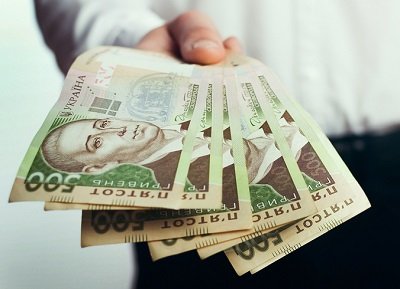 Кабмін підтримав спрощення та швидшу виплату для переселенців 