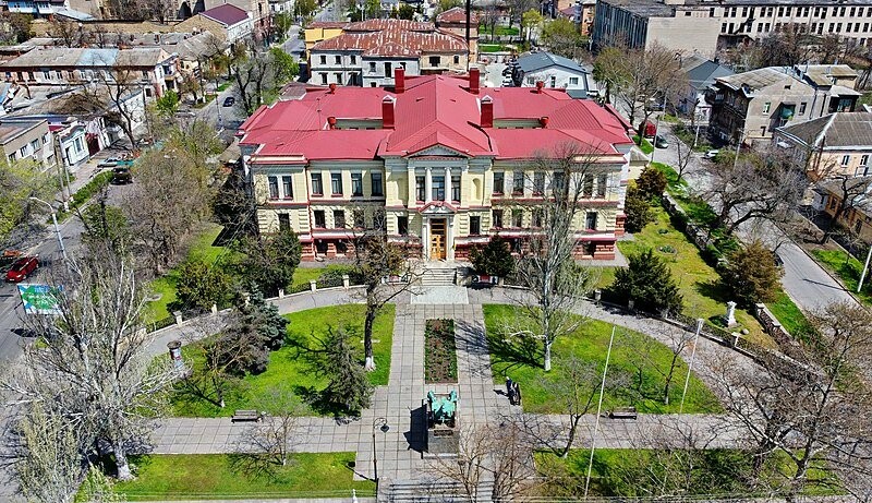 У Херсоні скоротили комендантську годину та відновили роботу банків й пошти