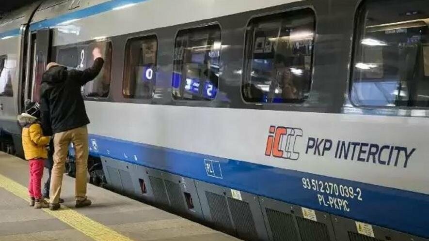 З наступного місяця українці в Польщі не зможуть їздити безкоштовно залізницею 