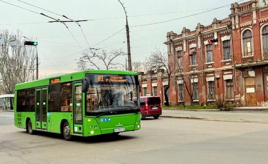 На маршрутах Миколаєва курсують 16 зелених автобусів та 165 