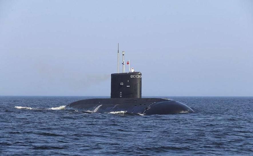 Противник нарощує кількість кораблів  свого недофлоту - у морі присутні ракетоносії 