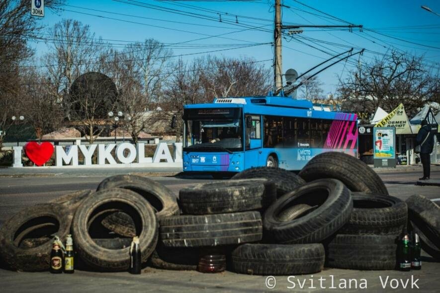 У Заводському районі Миколаєва не будуть поки що прибирати гумові шини, - мер