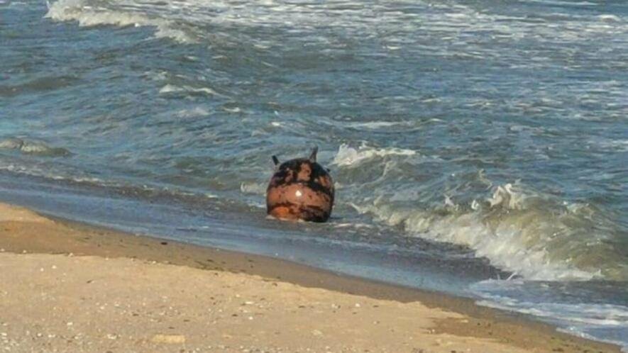 Пішов покупатися в морі, проігнорувавши попереджувальні знаки: на Миколаївщині чоловік підірвався на міні