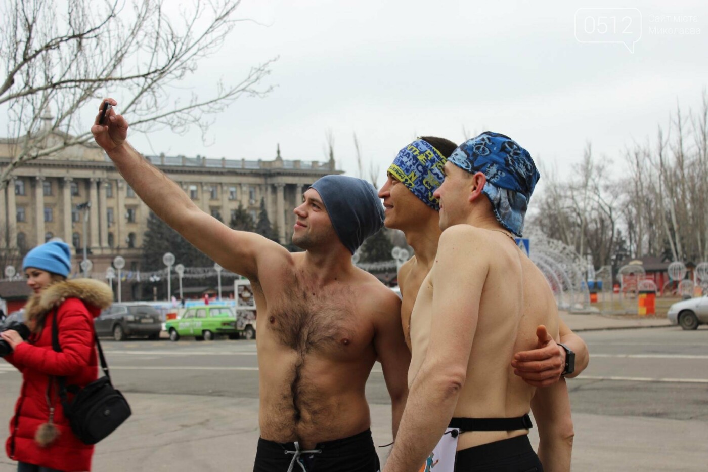 В Николаеве мужчины с голым торсом пробежали по Соборной, -ФОТО, ВИДЕО |  Новини