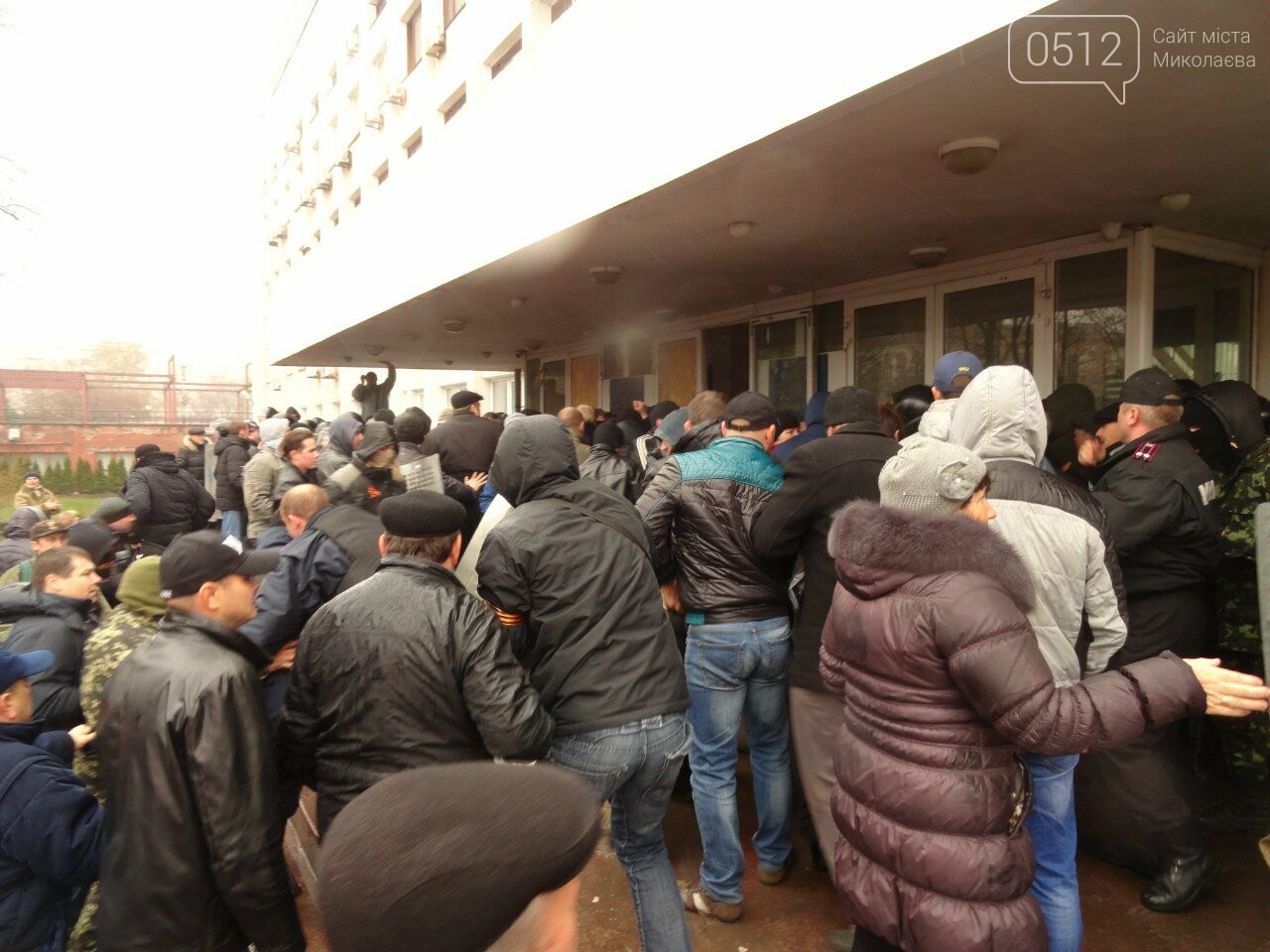Годовщина захвата админзданий на востоке Украины: кто это д..., фото-2 Годовщина захвата админзданий на востоке Украины: кто это делал и почему (ФОТО), фото-2
