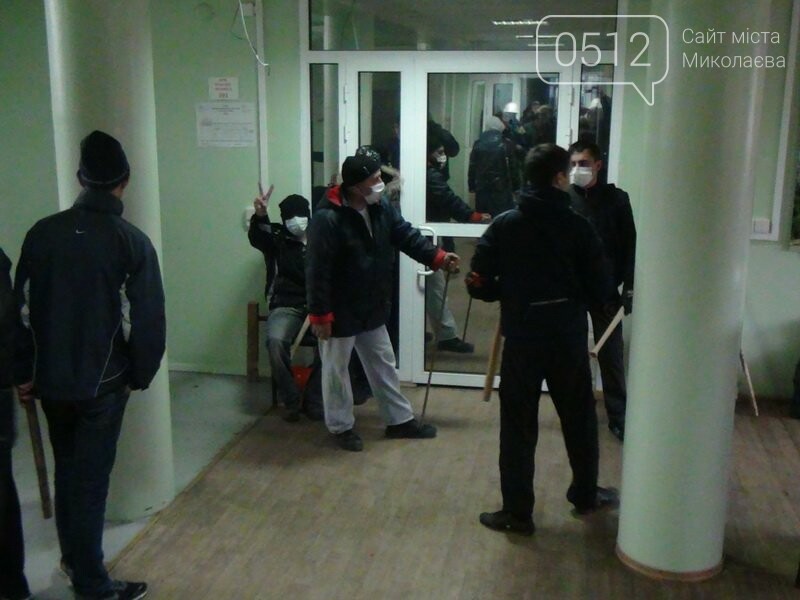 Годовщина захвата админзданий на востоке Украины: кто это д..., фото-4 Годовщина захвата админзданий на востоке Украины: кто это делал и почему (ФОТО), фото-4