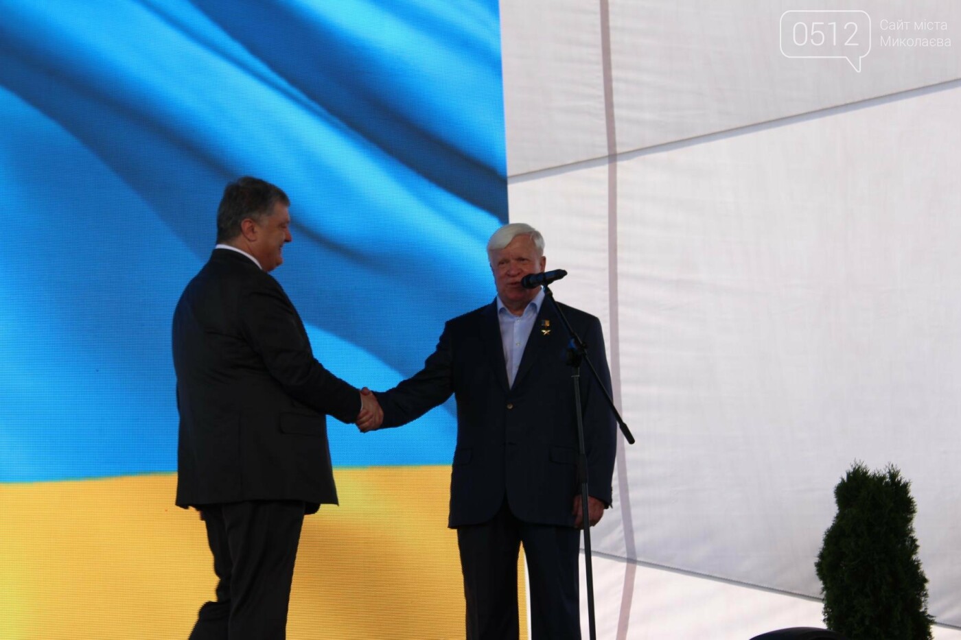 Перт Порошенко и директор "Нибулона" Алексей Вадатурский Перт Порошенко и директор "Нибулона" Алексей Вадатурский
