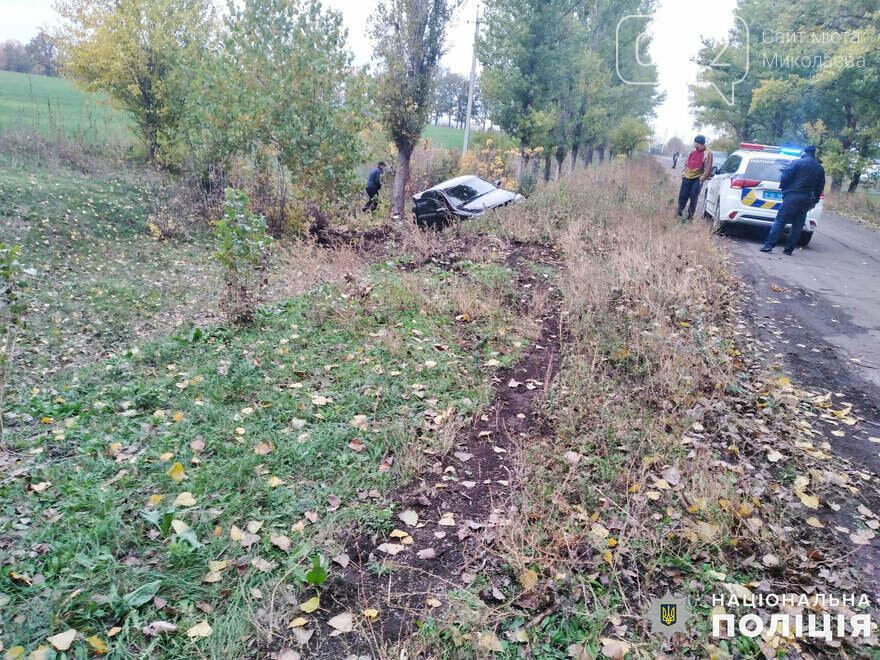 На Николаевщине пьяный водитель сбил подростка, после чего врезался в дерево