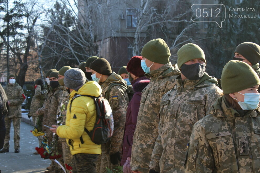 В Николаеве почтили память "киборгов", которые отдали свою жизнь защищая Донецкий аэропорт, - ФОТОРЕПОРТАЖ, фото-46