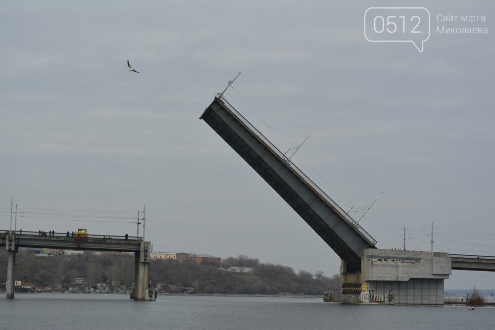 разводка мостов в Николаеве - выход "Переяслава"