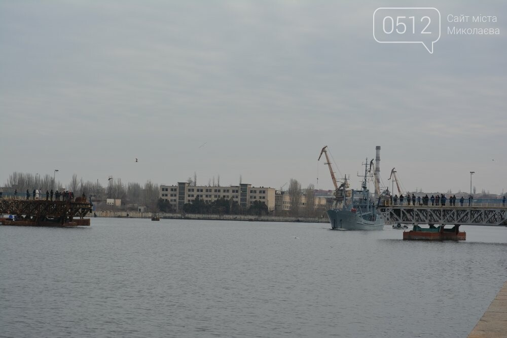 разводка мостов в Николаеве - выход "Переяслава"