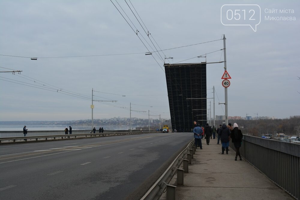 разводка мостов в Николаеве - выход "Переяслава"