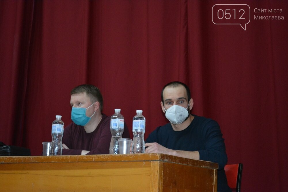общественные слушания по вопросу застройки жилыми домами пустыря в районе Сухого фонтана