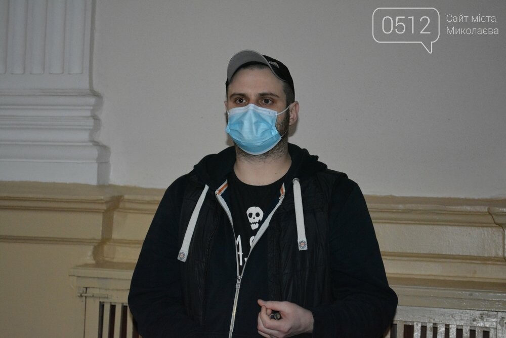 общественные слушания по вопросу застройки жилыми домами пустыря в районе Сухого фонтана