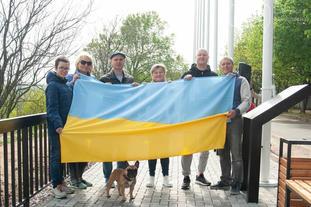 відериття Алеї Слави. Крайній праворуч, автор проєкту - Денис Барашковський. Фото - автора проєкту