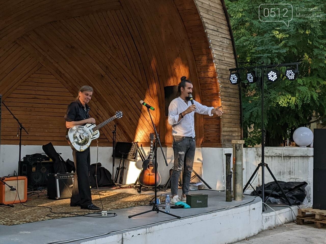"Блюз вживую": в Николаеве состоялся первый концерт зарубежного исполнителя с начала войны
