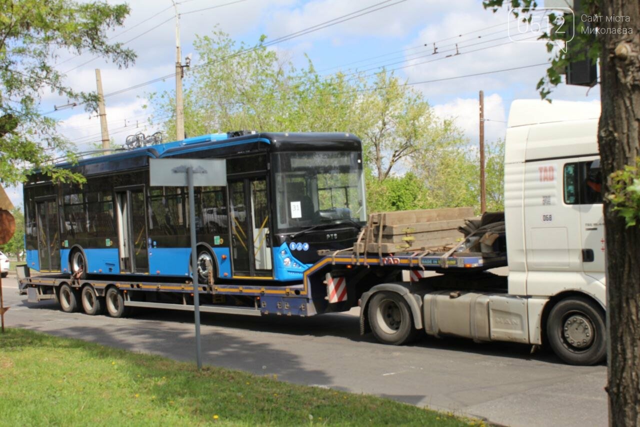 Троллейбусы, прибывшие 23 апреля