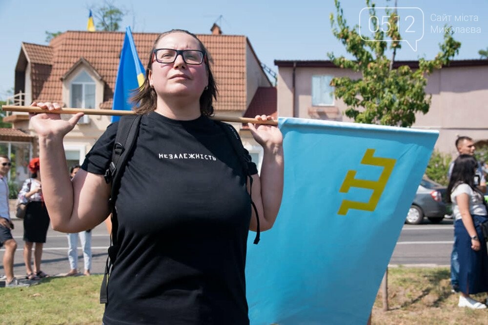 Світлана із прапором кримсько-татарського народу, 2021 рік. Фото Світлани Коваль