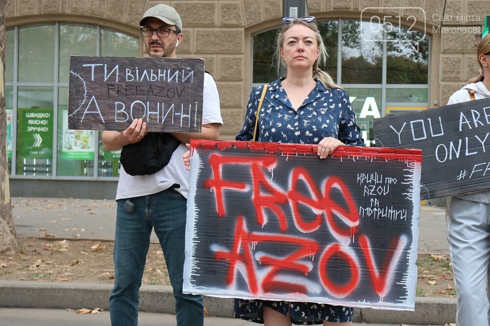 В Николаеве сотни людей вышли на акцию, чтобы привлечь внимание к проблемам военнопленных