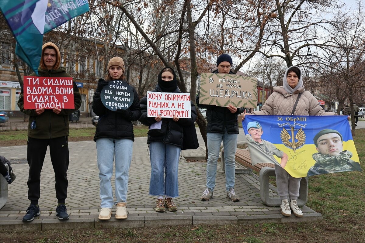 в Николаеве состоялась акция-напоминание о пленных и без вести пропавших военных