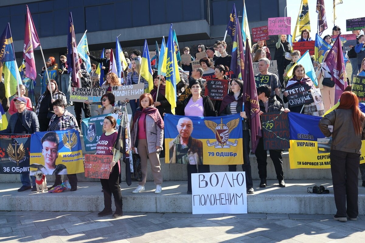 Автопробег в Николаеве в поддержку военнопленных и без вести пропавших бойцов. Фото 0512