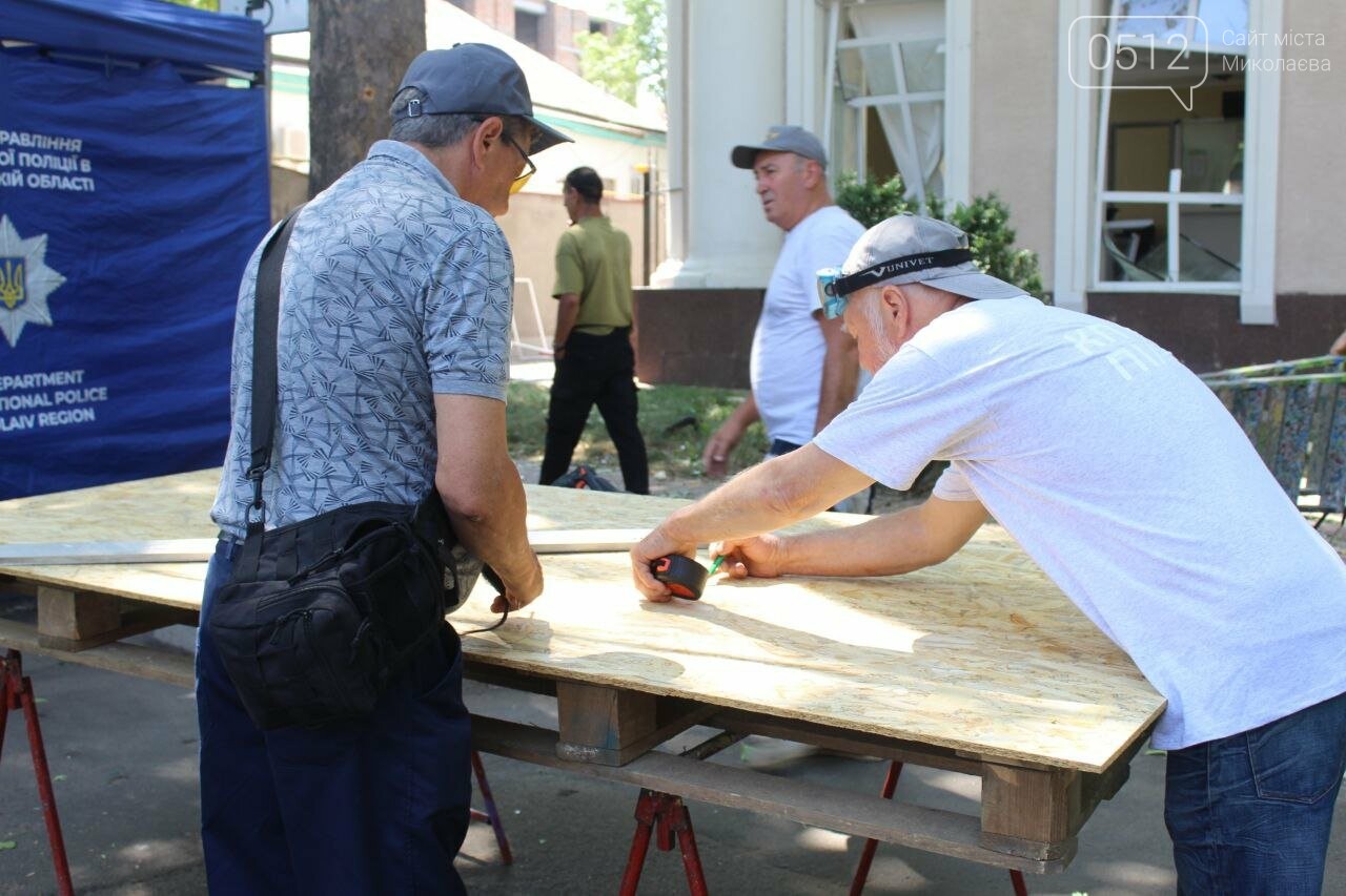 Ликвидация последствий атаки в Николаеве