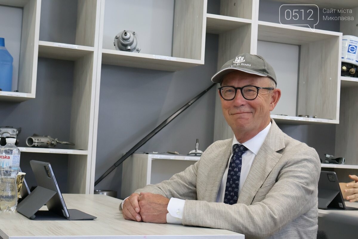 Датская поддержка во время войны: Николаев получил новые троллейбусы и запускает дополнительные маршруты