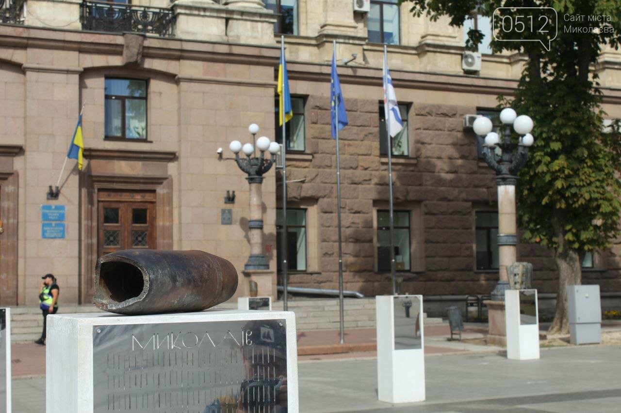 Аллея Несокрушимых Мост в Николаеве.