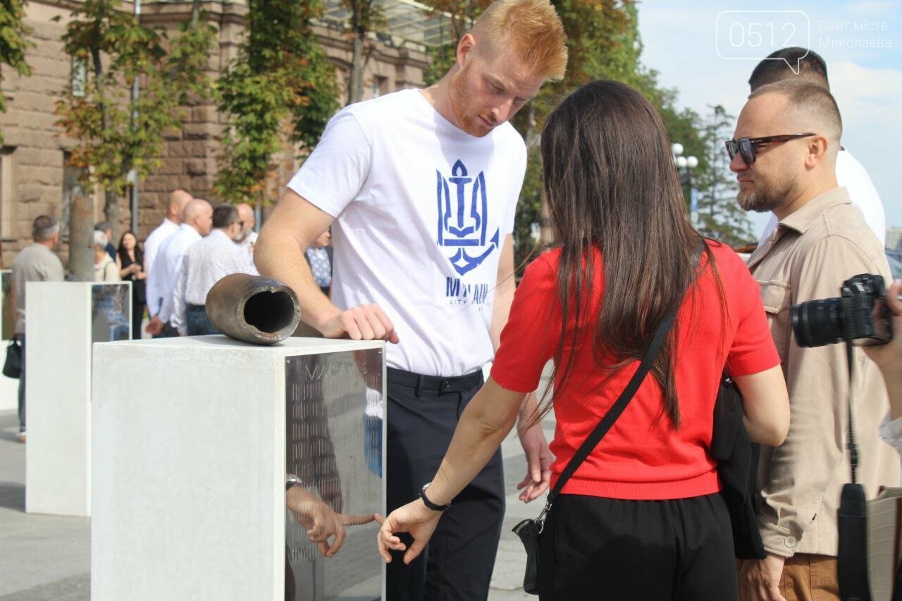 Аллея Несокрушимых Мост в Николаеве.