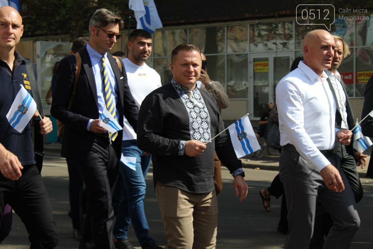 Шествие ко Дню города Николаева
