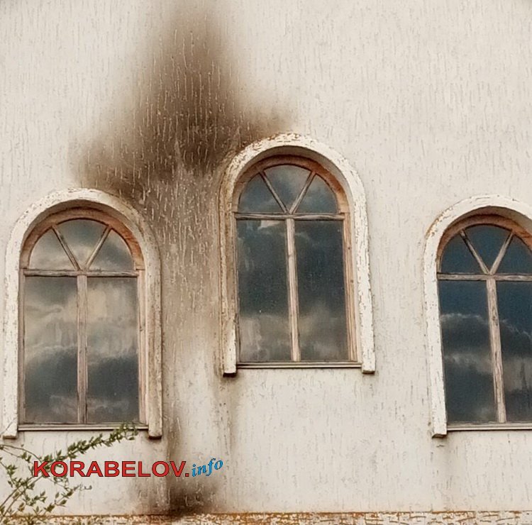 На Николаевщине во двор депутата бросили коктейль Молотова,..., фото-2 На Николаевщине во двор депутата бросили коктейль Молотова,- ФОТО, фото-2