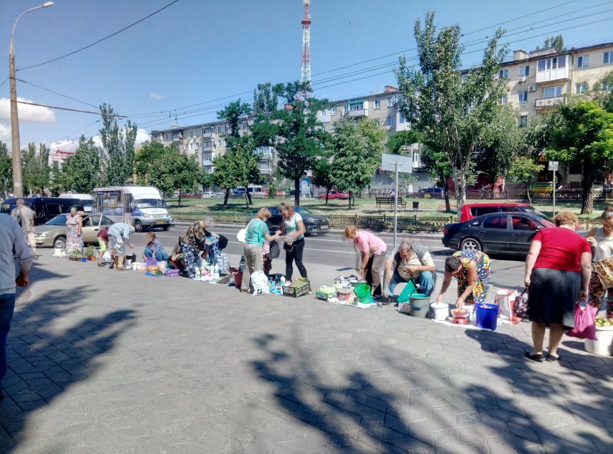 В Николаеве прошел рейд по борьбе стихийной торговли, - ФОТО, фото-1 В Николаеве прошел рейд по борьбе стихийной торговли, - ФОТО, фото-1
