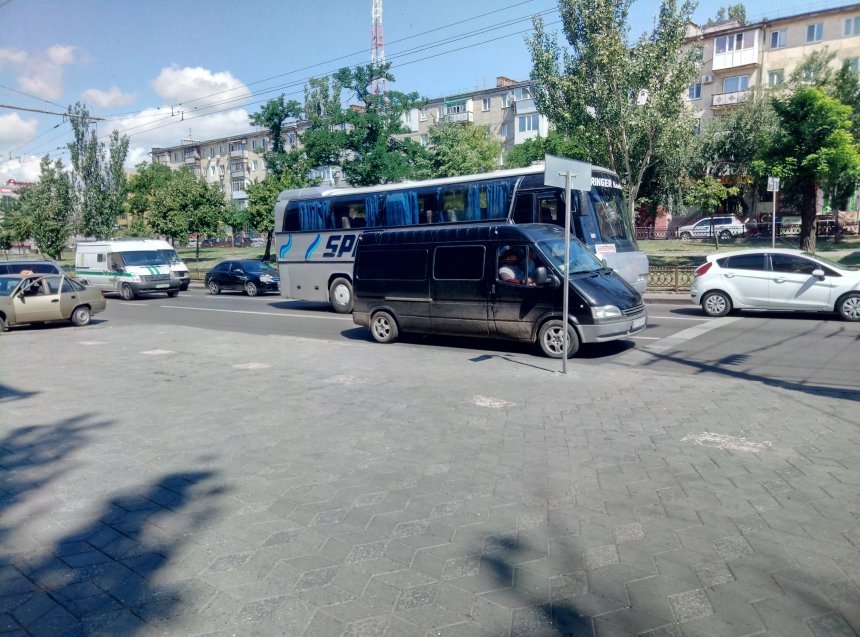 В Николаеве прошел рейд по борьбе стихийной торговли, - ФОТО, фото-2 В Николаеве прошел рейд по борьбе стихийной торговли, - ФОТО, фото-2