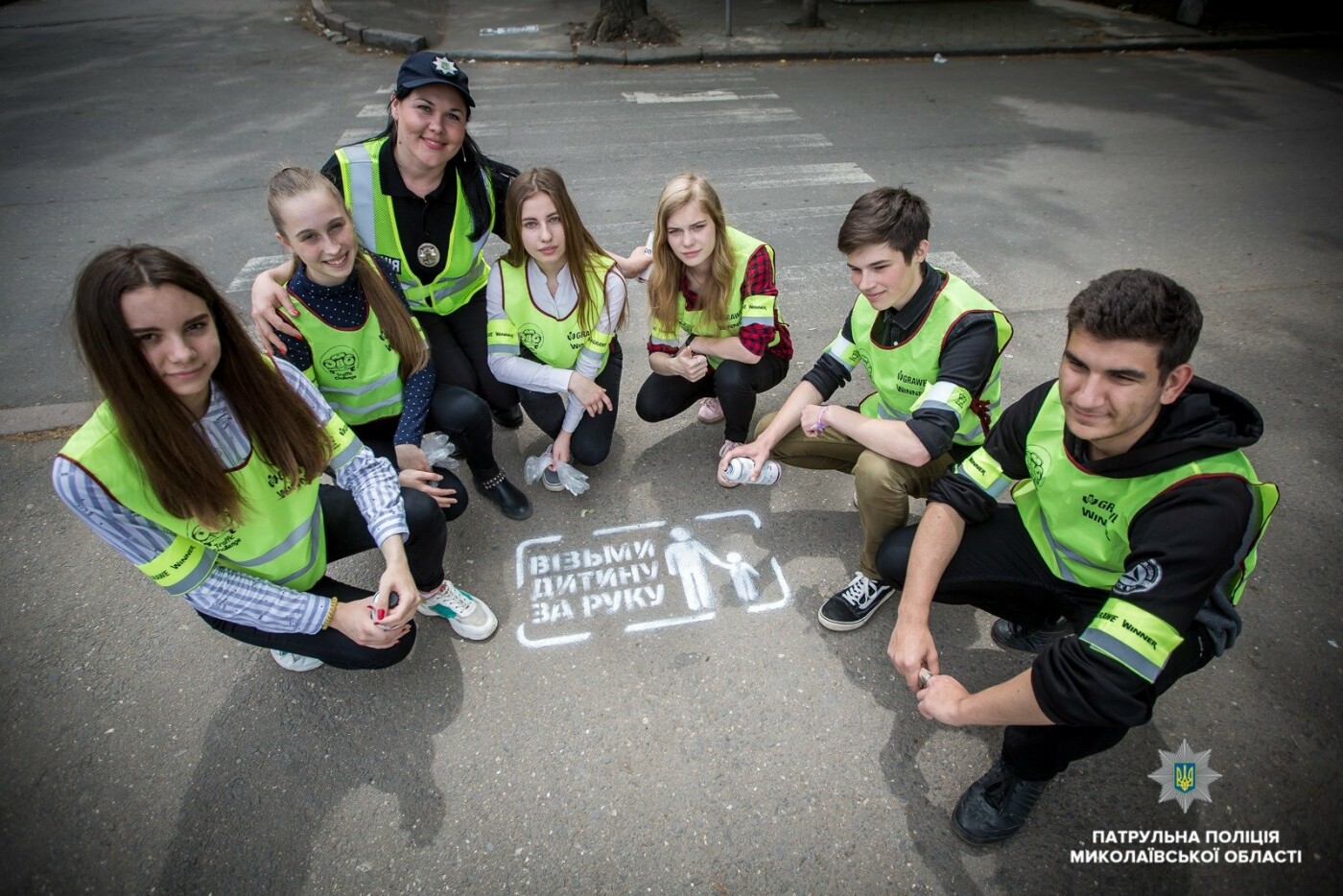 Купание в фонтане, кукла за 700 гривен и первые обещания: чем закончилась