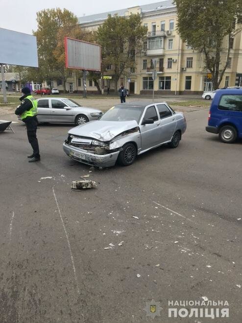 В Николаеве произошло ДТП с участием трех автомобилей