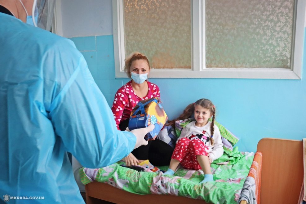 В Николаеве поздравили маленьких пациентов с Днем Святого Николая