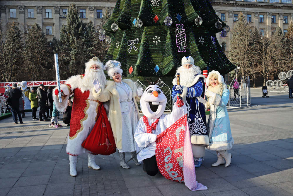 Дед Мороз и Снегурочка