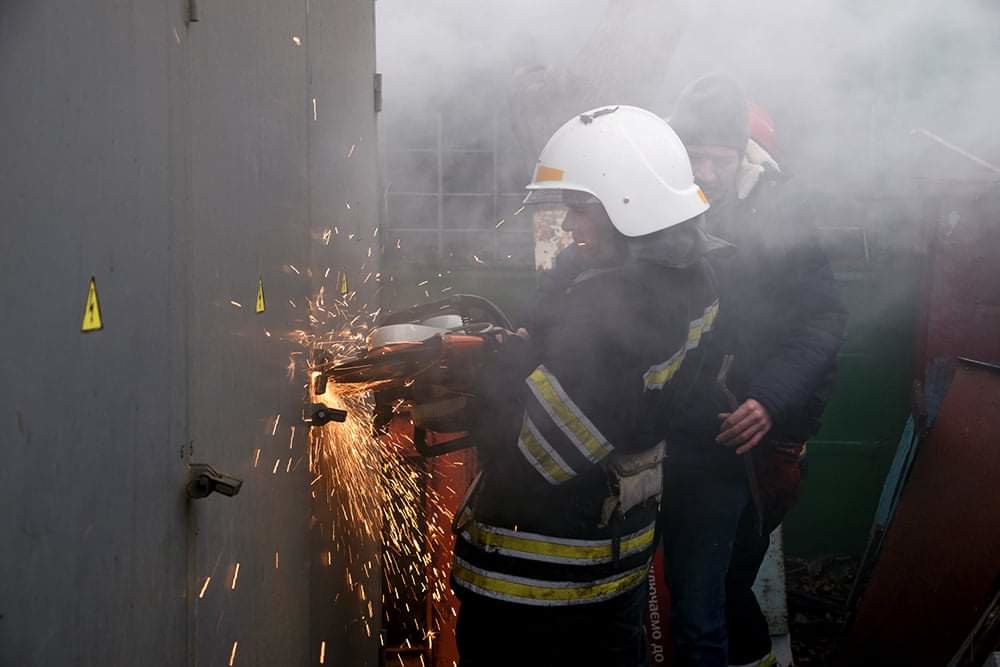 Выгоревший металл. Николаевский рынок пожар новости. 11 11 2014 Пожар. Пожар на метали базы Скуратова.