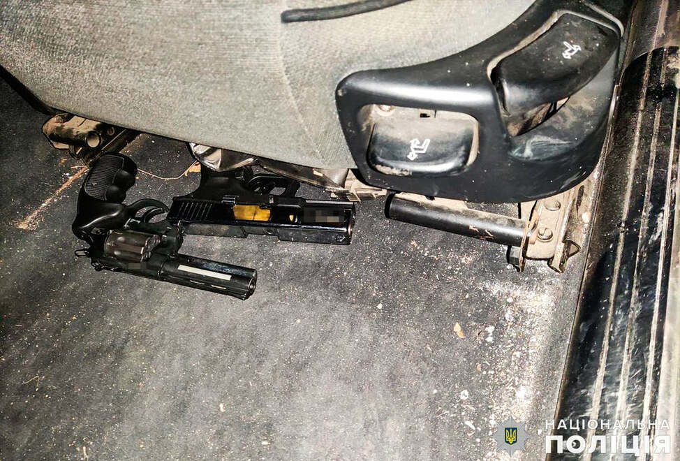 На Николаевщине полиция задержала мужчин, которые устроили “криминальную сходку”