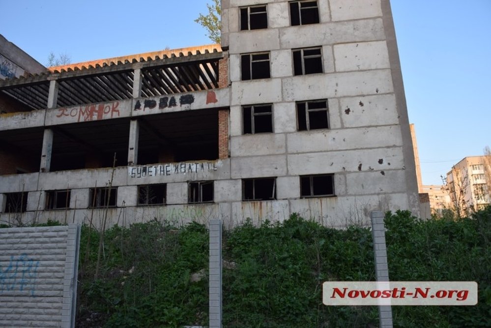 В Николаеве на заброшенной стройке нашли труп девушки