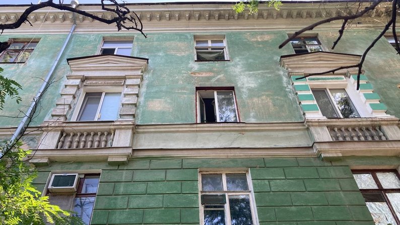 В Николаеве полуторагодовалый ребенок выпал из окна общежития, - ФОТО