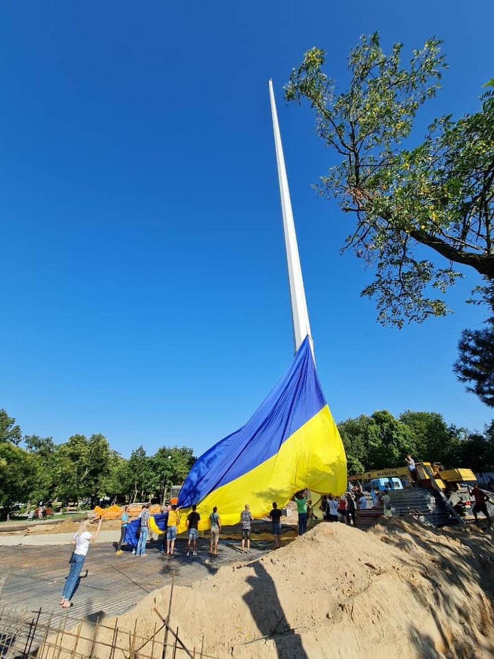 Николаев, Тестовое поднятие государственного флага Тестовое поднятие государственного флага